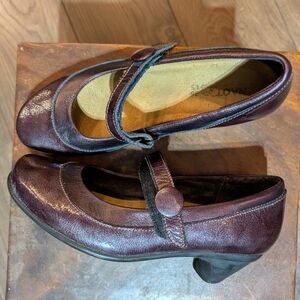 Naot Trendy Heeled Mary Jane